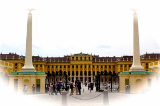 ДВОРЕЦ ШЕНБРУНН В ВЕНЕ ДВОРЕЦ ШЕНБРУНН