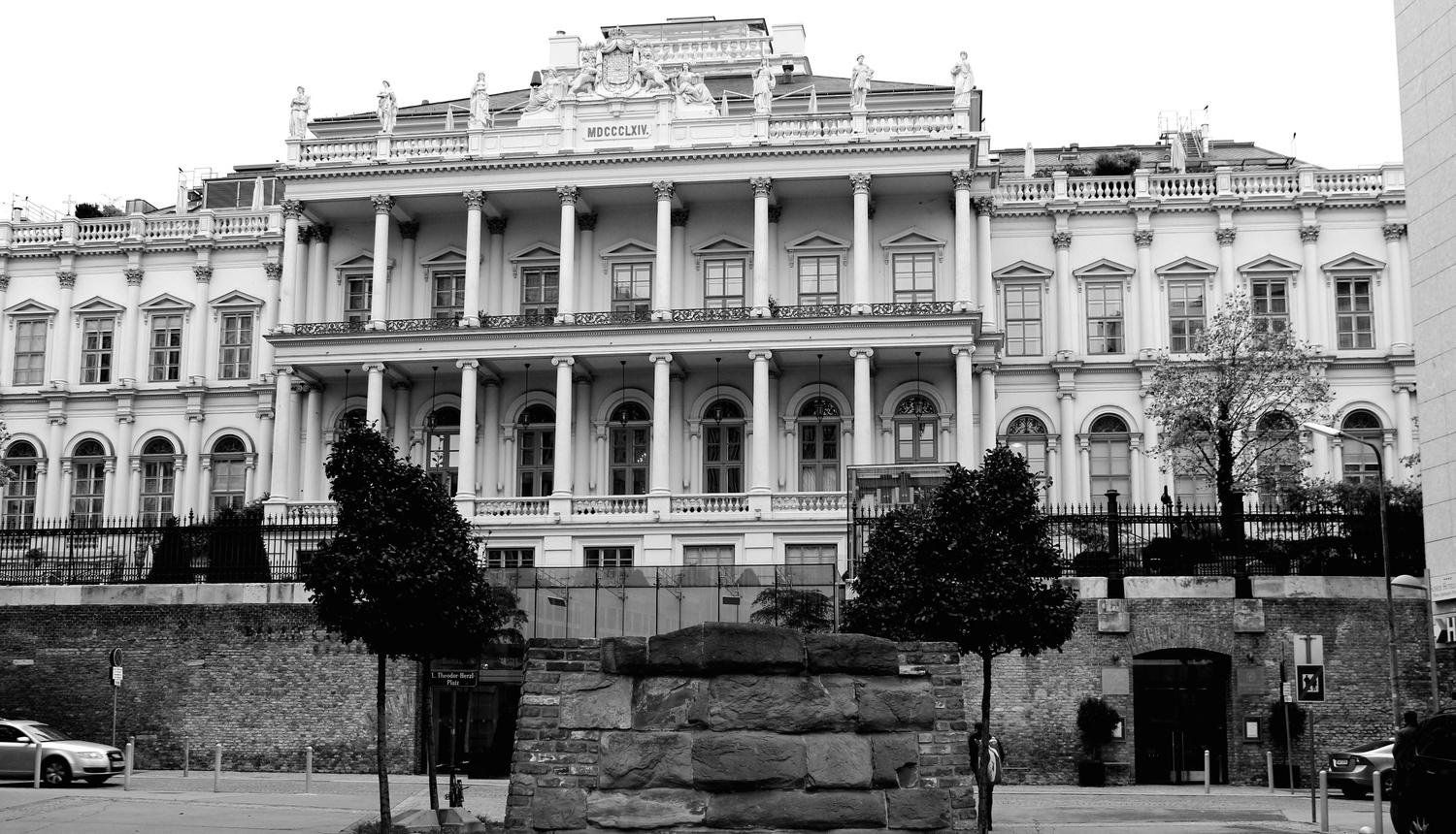 Дворец Кобург на бульварном кольце венские архитектурные достопримечательности гид вена экскурсии